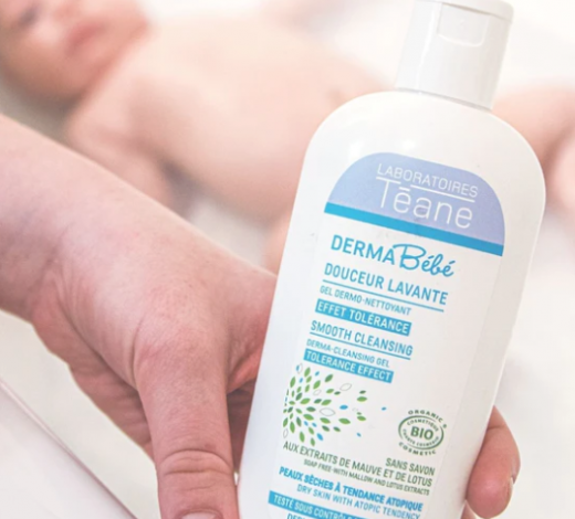 DERMA BÉBÉ SMOOTH CLEANSING - Sữa tắm dưỡng da toàn thân 250ml